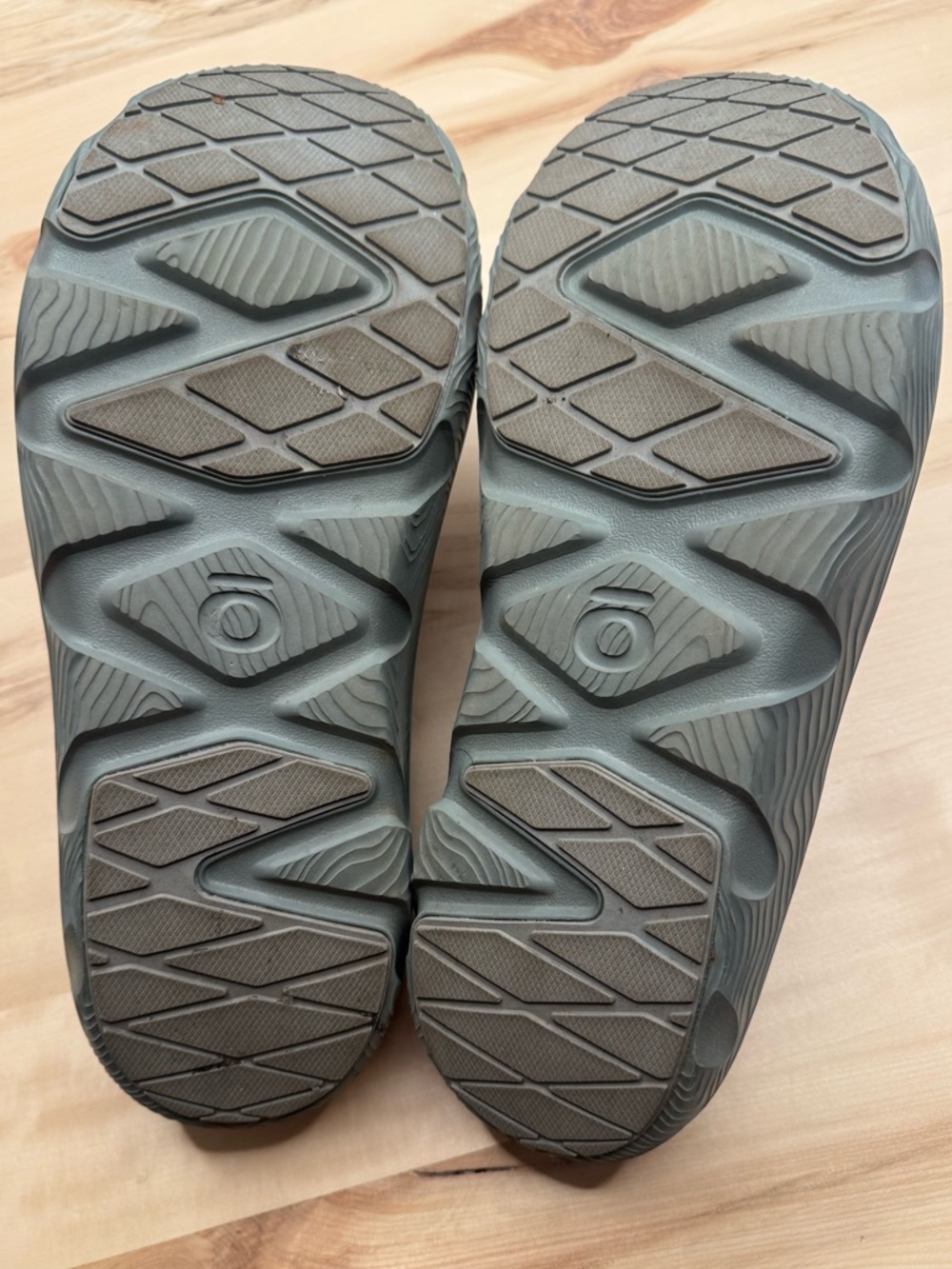Oboz Whakata Coast Gray Clogs 13 - Picture 5 of 7